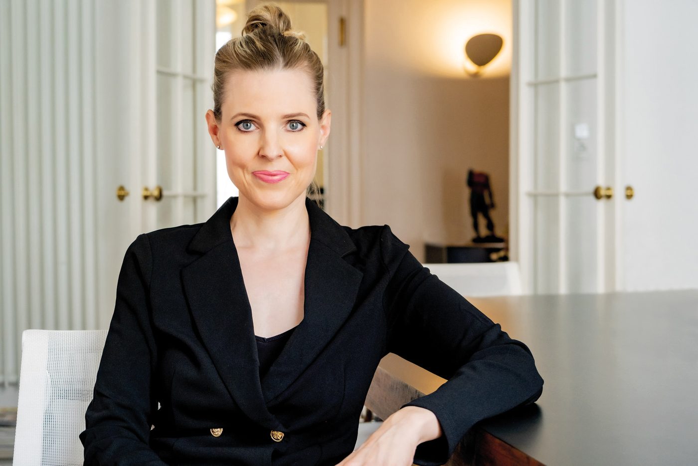 Sandra Cameron, Senior Executive Coach, Leadership Trainer and Interactive Speaker.